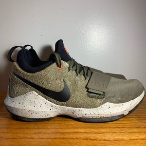 Nike PG1 Elements